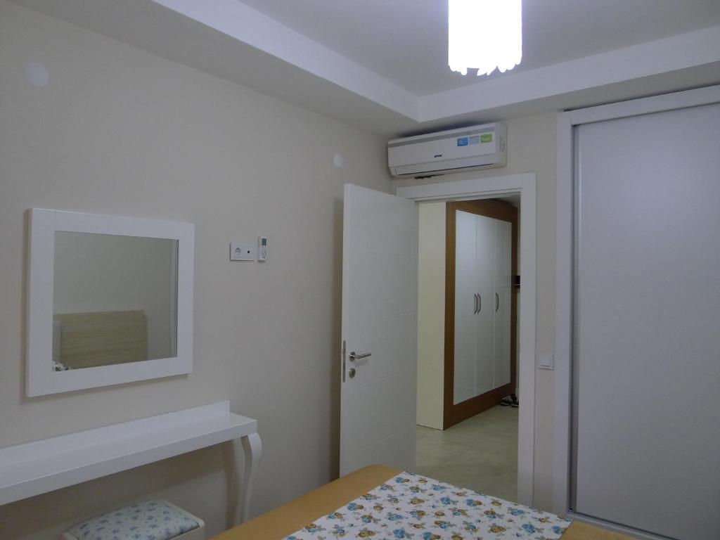 Emerald Green Daire *